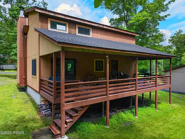 108 Claudine Ln — Photo 4