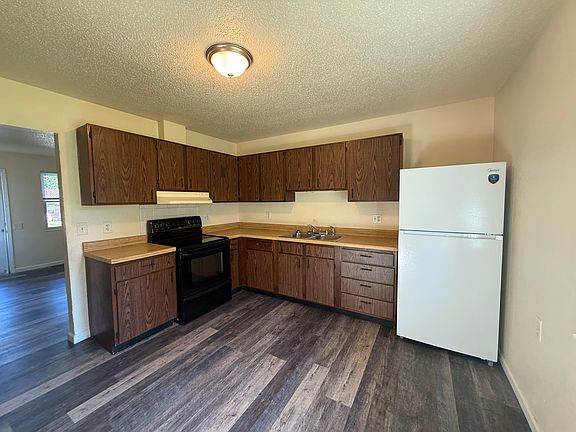 3rd image of 810 N 2nd St APT 3