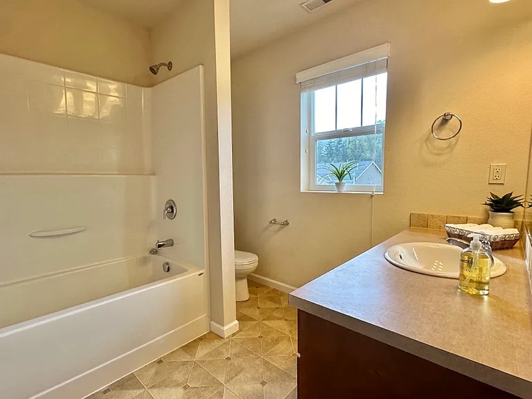 2671 Laura Vista Dr NW — Photo 5