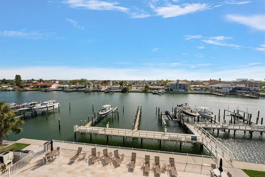 3 bed, 2.0 bath, 1850 sqft, $5,000 — Photo 4