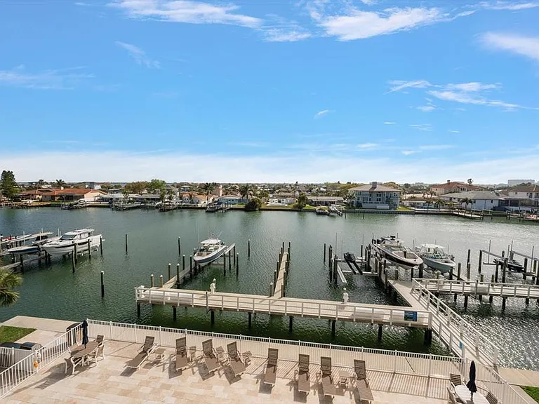 125 Island Way #402 — Photo 4