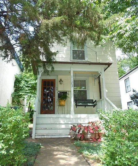1103 Market St E — Photo 1