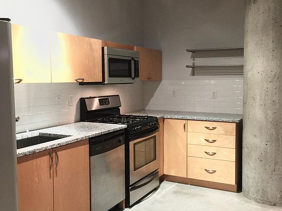 European Style Cabinets/GRANITE Countertops/Stainless Appliances