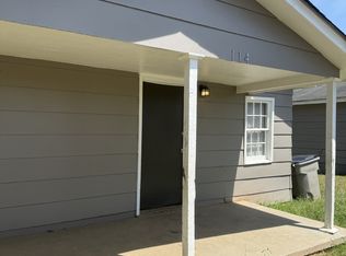 114 Oak Ln, Lagrange, GA 30241