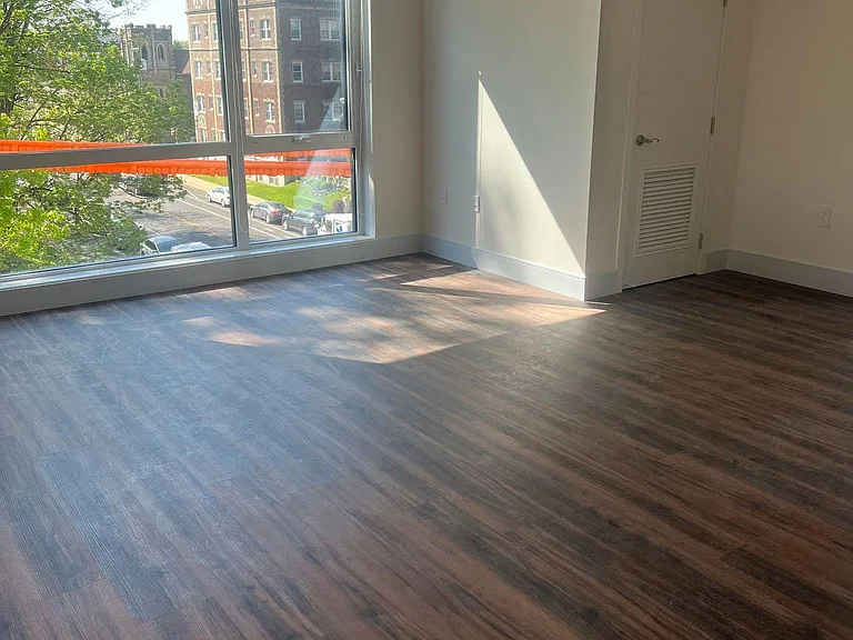 4904 Spruce St #402 — Photo 4