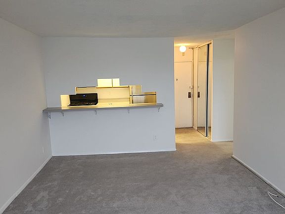 3rd image of 11801 Rockville Pike APT 815