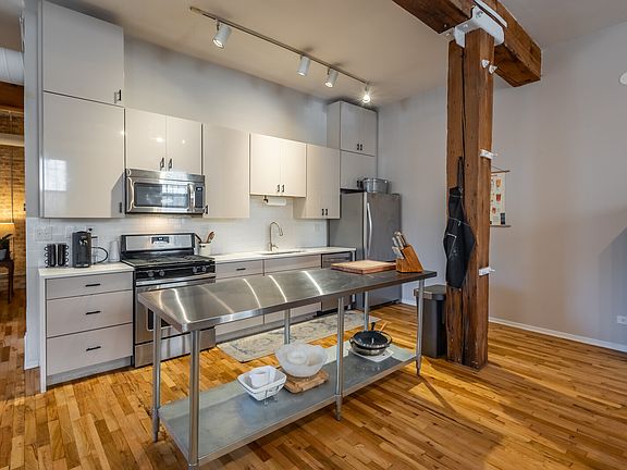 5th image of 515 N Noble St APT 113