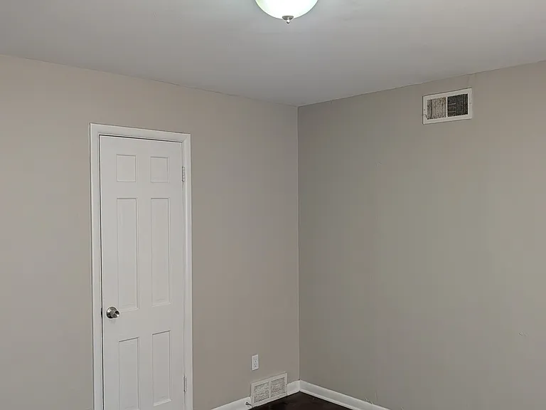 1825 Meyers Pl — Photo 11