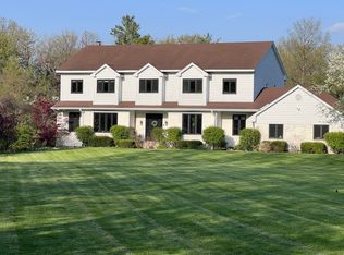 3288 Middlesax Dr, Long Grove, IL 60047