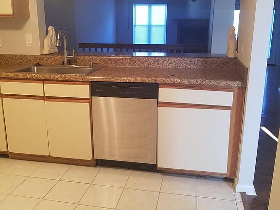 3rd image of 4746 Woodglen Ct