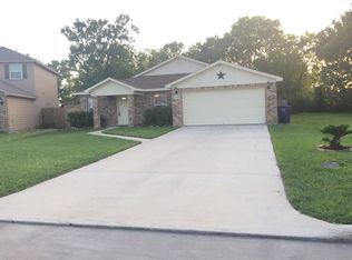 2110 Tracy Ln, Highlands, TX 77562