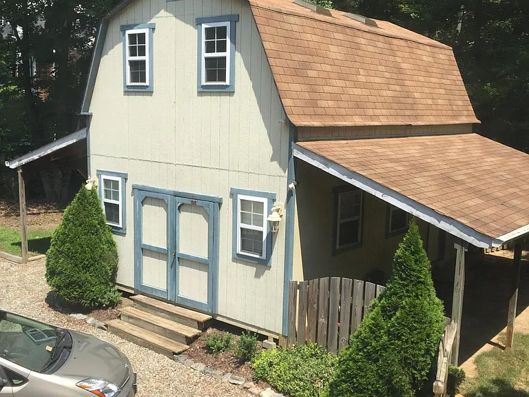 301 Janlar Dr — Photo 2