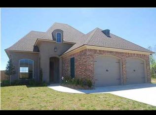 123 Meadowbrook Dr, Broussard, LA 70518