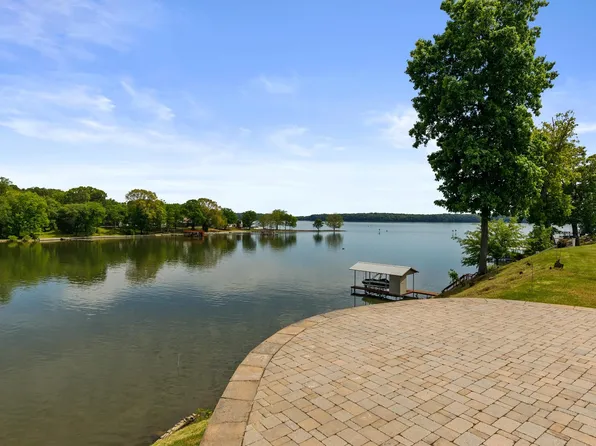 118 Pointe Dr, Killen, AL 35645