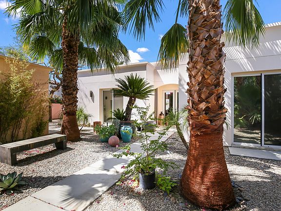 3rd image of 36483 Paseo Del Sol