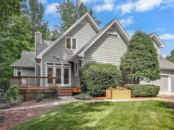 104 Whittshire Ct, Cary, NC 27513