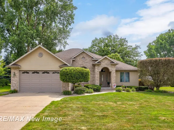 450 W Braeburn Dr, Saginaw, MI 48638