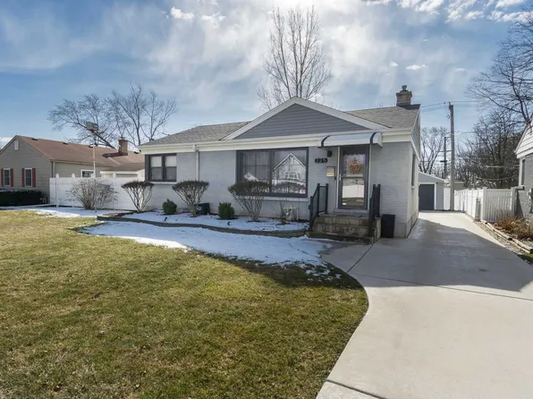 325 W Madison St, Villa Park, IL 60181