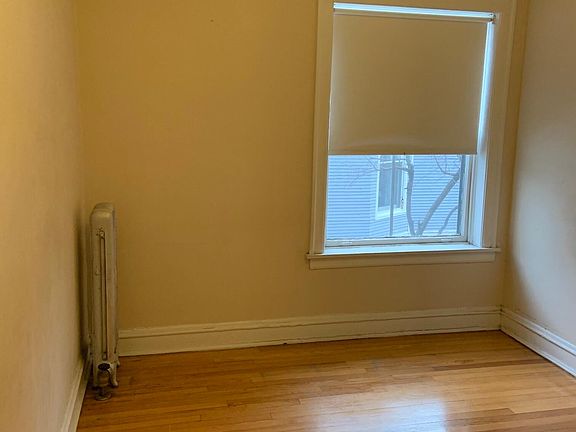 3rd image of 1612 W Sunnyside Ave #1W