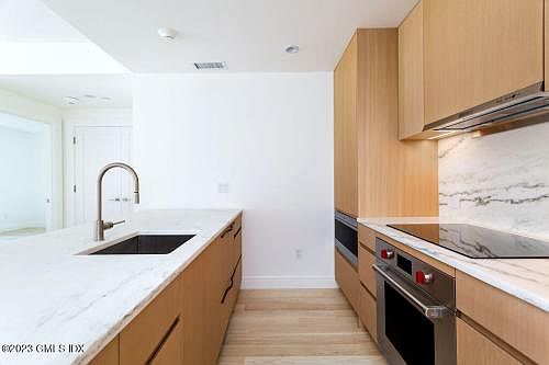 5th image of 89 River Rd #203
