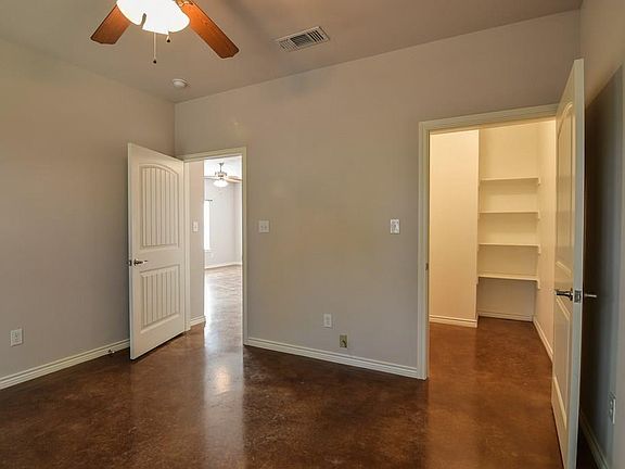 3rd image of 428 Stinnett Dr