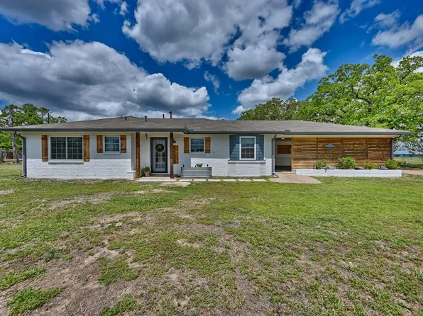 1620 W Us Highway 290, Carmine, TX 78932