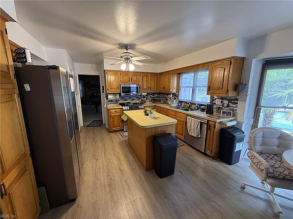 5th image of 709 Harris Point Dr