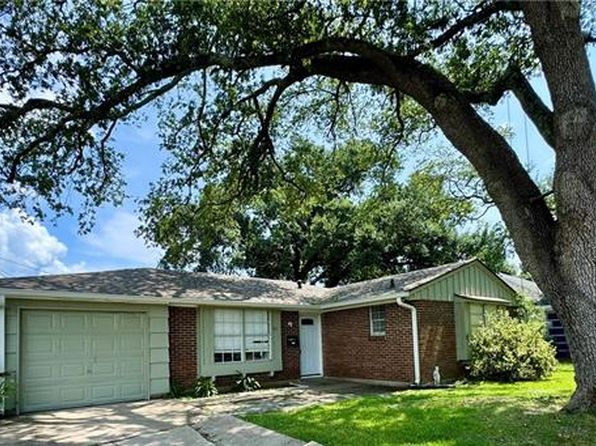 521 Chatsworth Dr