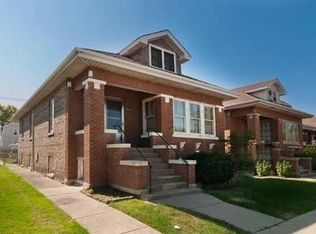 5507 W Addison St, Chicago, IL 60641