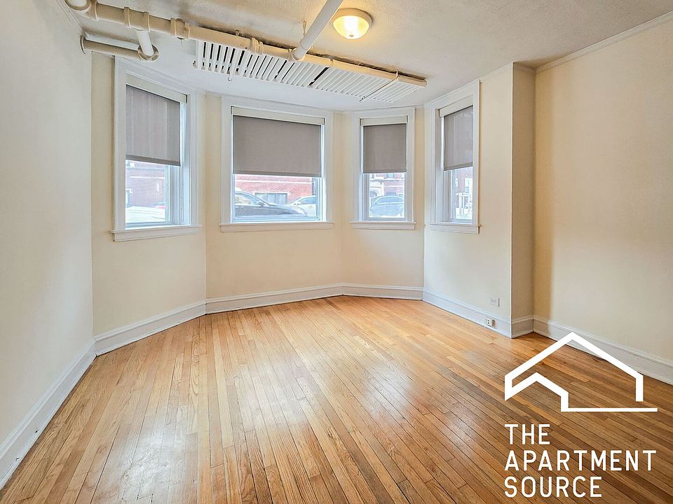 1st image of 2215 W Foster Ave #3A