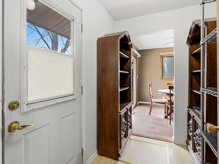 409 Kensington Dr — Photo 13