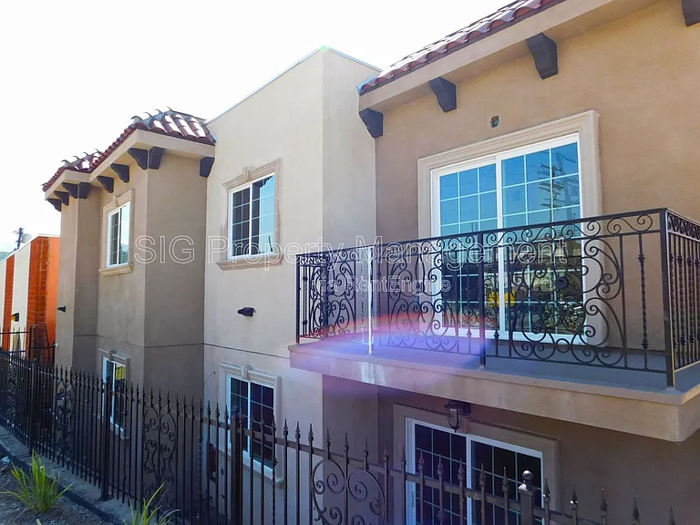 10215 Tujunga Canyon Blvd #106 — Photo 7