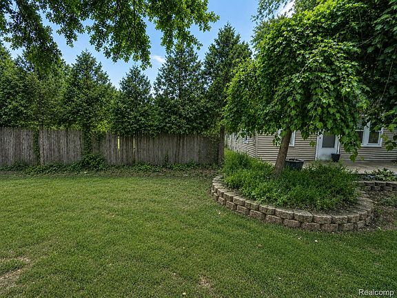 2nd image of 6851 Merriman Rd