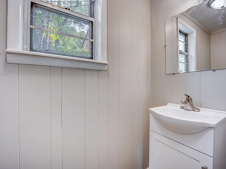 2823 Independence St — Photo 17