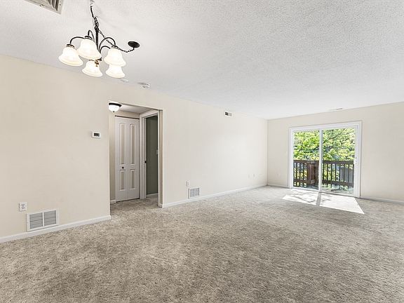 5th image of 365 Aiken Ave APT 11