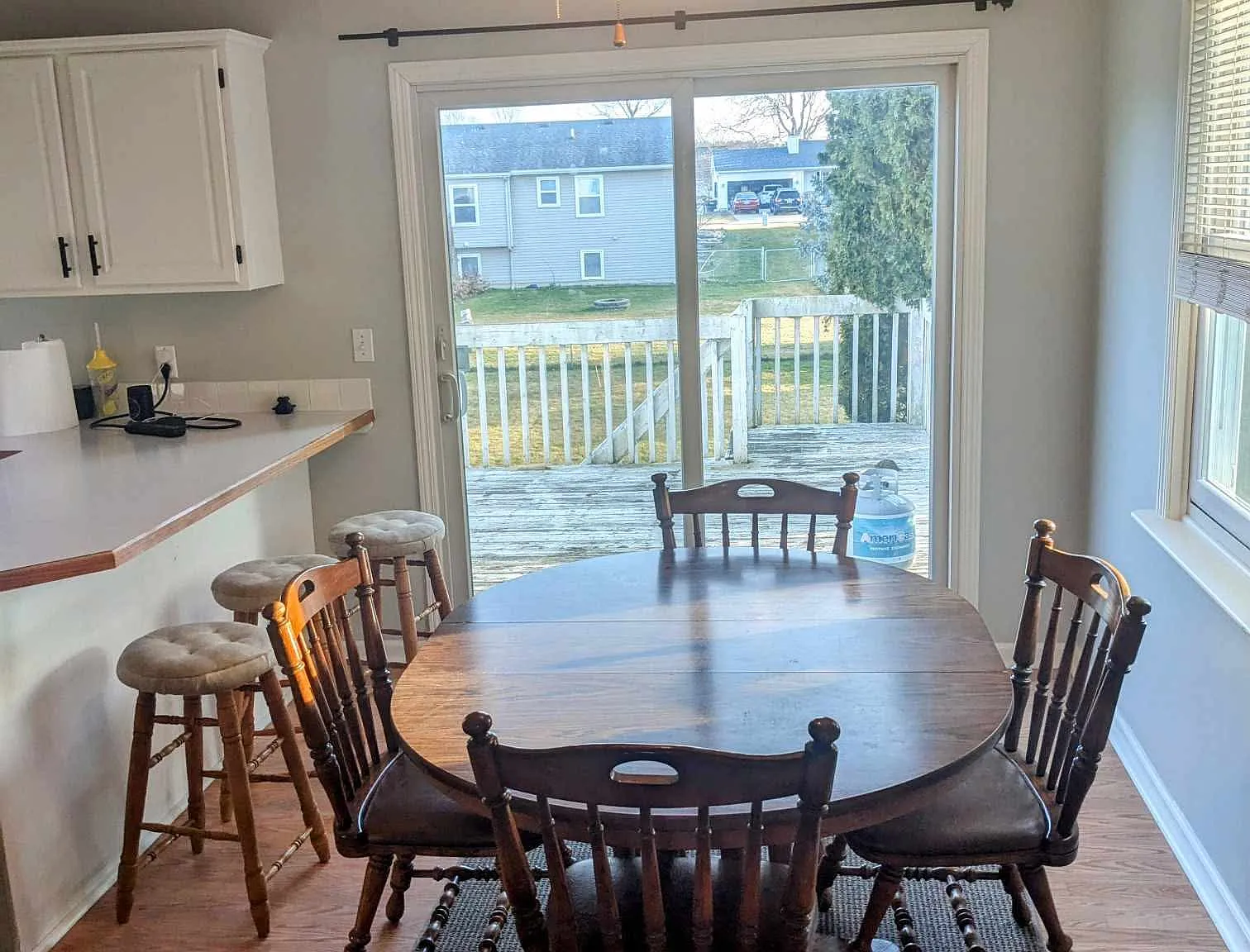 3 bed, 1916 sqft, $2,450 — Photo 3