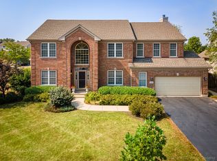 1100 Grayhawk Dr, Algonquin, IL 60102