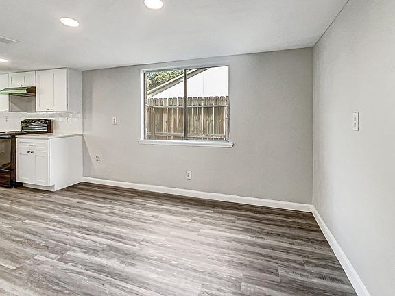 3rd image of 7347 Mar Vista Dr