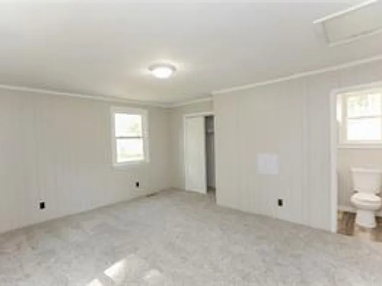209 Pennington Blvd — Photo 16