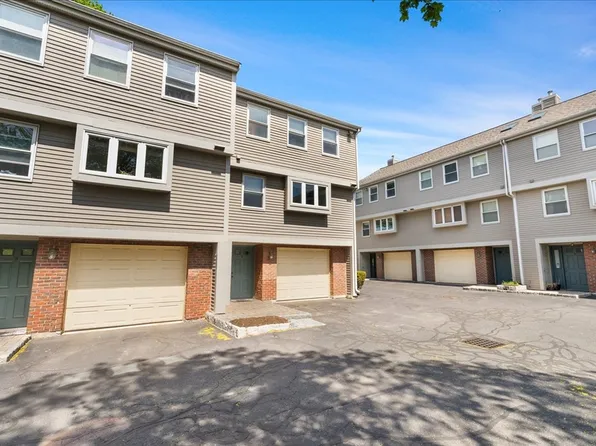 174 Adams St APT 6, Newton, MA 02458