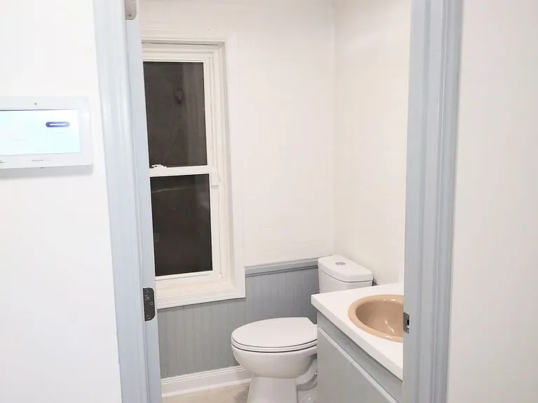 103 W Moore St — Photo 13