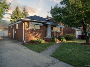 26550 Parkington St, Roseville, MI 48066