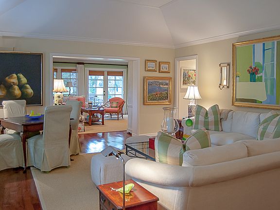 3rd image of 261 Silver Moss Dr