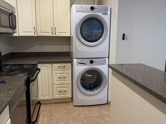 3rd image of 2200 1st Ave N #2202
