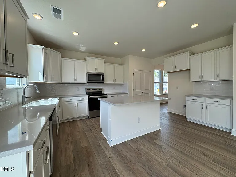 231 Faith Ave — Photo 11