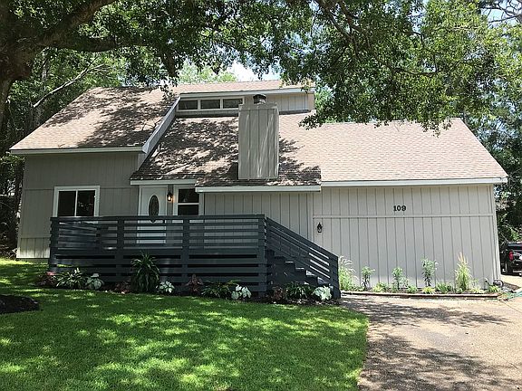 2nd image of 109 Ventura Cir
