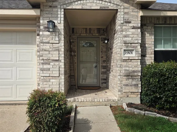 1901 Foxfield, Justin, TX 76247