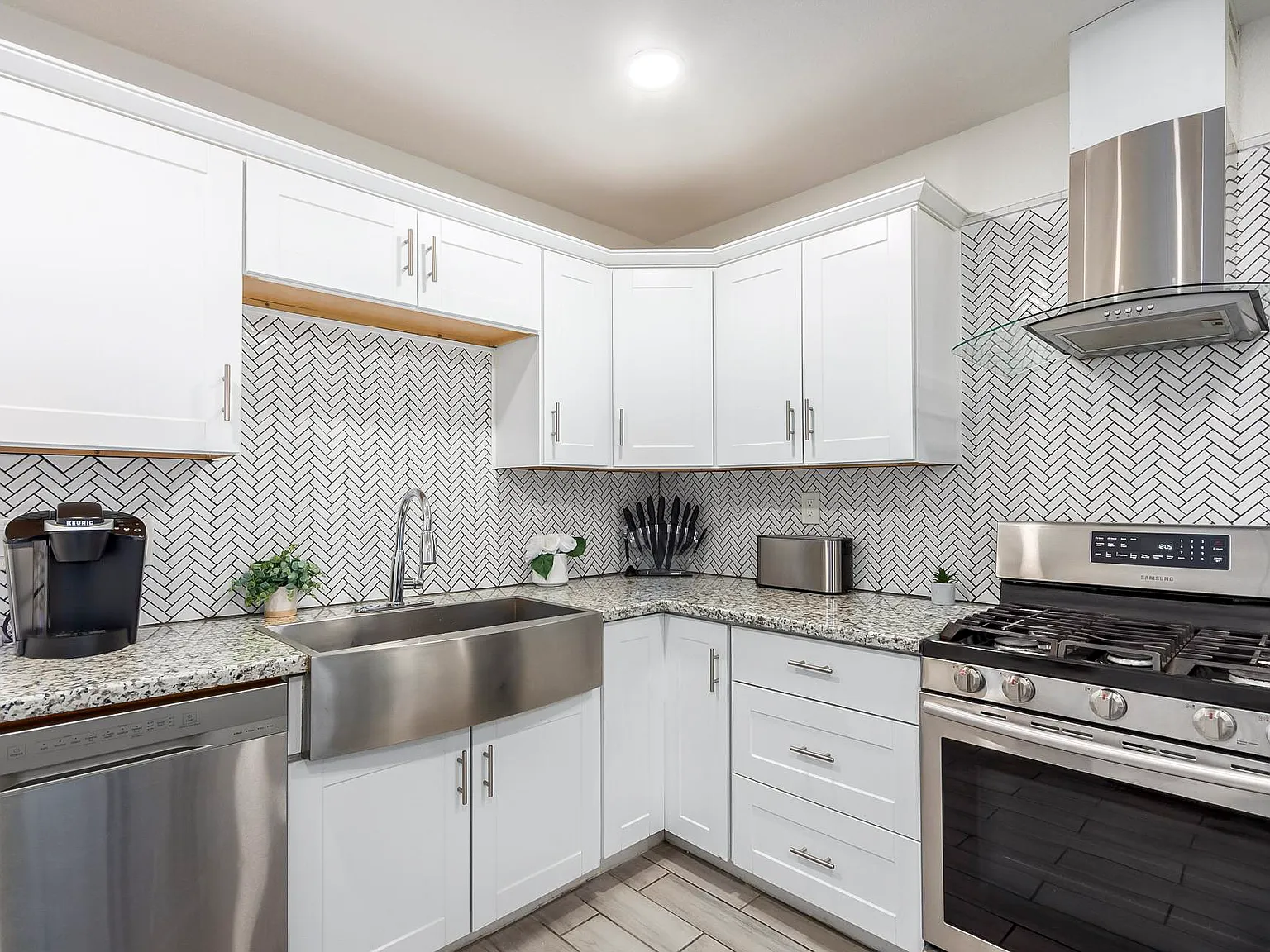 4 bed, 3.0 bath, 1754 sqft, $728 — Photo 4