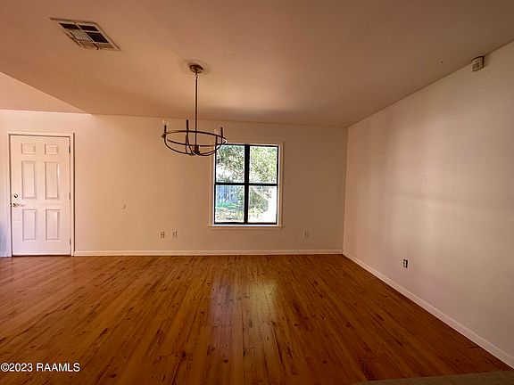 4th image of 109 Cricklade Ct
