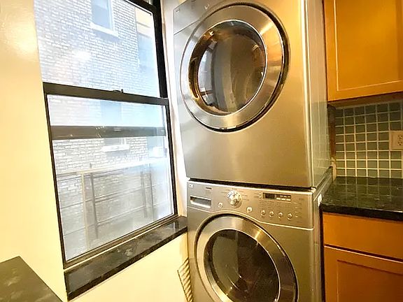 5th image of 160 Claremont Ave APT 2D